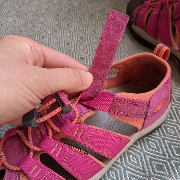 Keen Newport H2 Youth Sandals in Pink - Picture 8 of 13